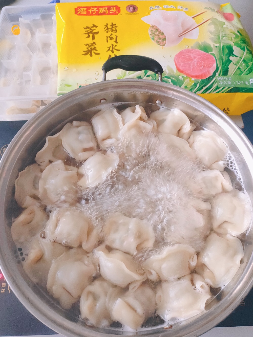 鍋里餃子.jpg